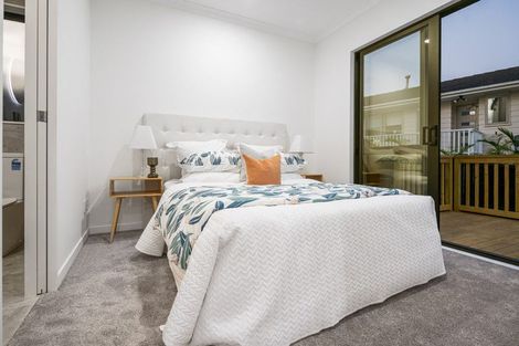 Photo of property in 24b Scarlock Avenue, Browns Bay, Auckland, 0630