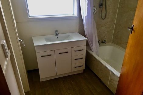 Photo of property in 32 Landsdowne Terrace, Cashmere, Christchurch, 8022