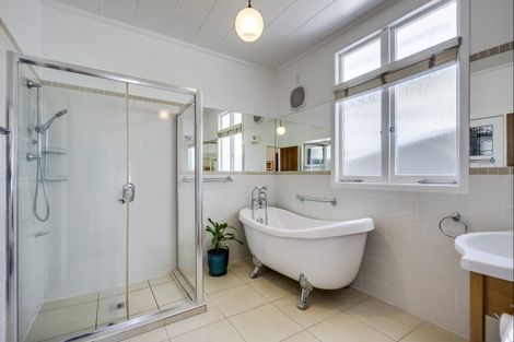 Photo of property in 42 Simla Terrace, Hospital Hill, Napier, 4110