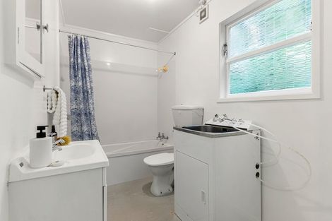 Photo of property in 47b Huntingdon Street, Northland, Wellington, 6012