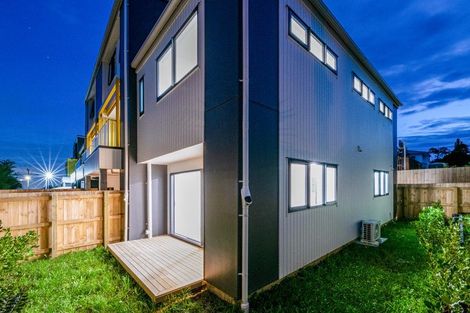 Photo of property in 43b/4 Waimumu Road, Massey, Auckland, 0614