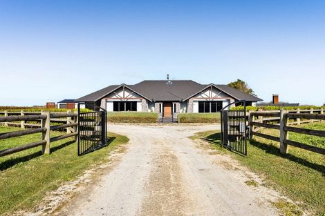 Photo of property in 105 Mawhitiwhiti Road, Normanby, Hawera, 4675