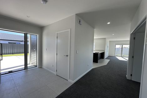Photo of property in 6 George Yee Place, Taradale, 4112