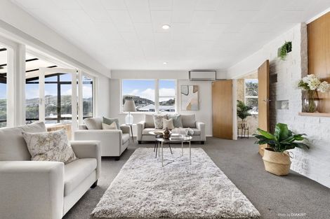 Photo of property in 6 Trebann Street, Paparangi, Wellington, 6037