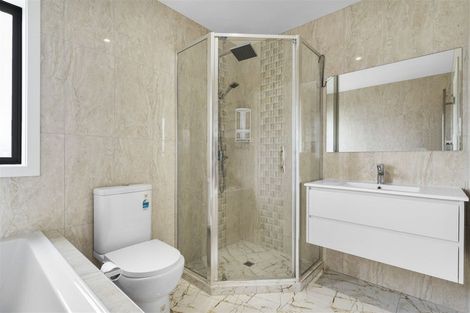 Photo of property in 6 Kirikiri Drive, Papakura, 2110