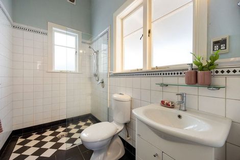 Photo of property in 110 Victoria Street, Cambridge, 3434