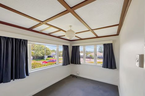 Photo of property in 21 Clayburn Road, Glen Eden, Auckland, 0602