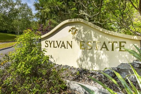 Photo of property in 13 Sylvan Way, Silverstream, Upper Hutt, 5019