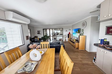 Photo of property in 1/56 Birkdale Road, Birkdale, Auckland, 0626