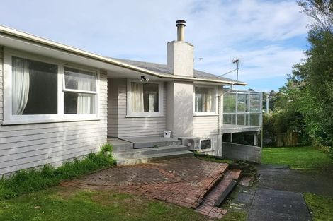 Photo of property in 27 Lynda Avenue, Paparangi, Wellington, 6037