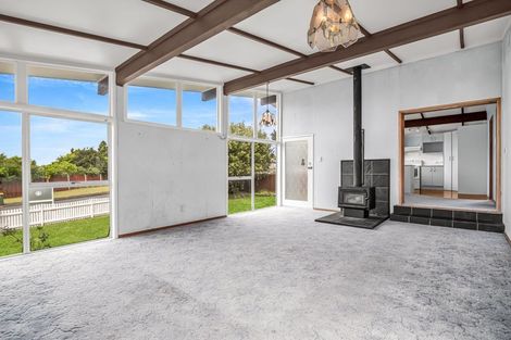 Photo of property in 28 Eyre Street, Henderson, Auckland, 0612