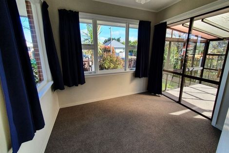 Photo of property in 44 Pinehurst Crescent, Russley, Christchurch, 8042