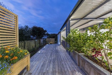 Photo of property in 32 Glucina Avenue, West Harbour, Auckland, 0618