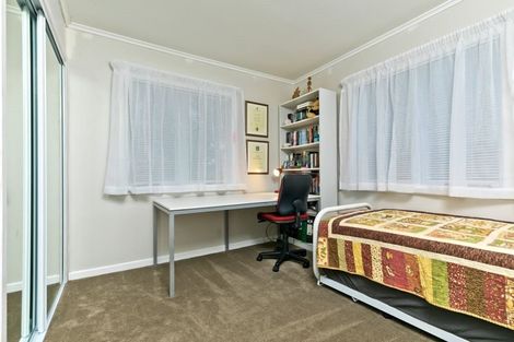 Photo of property in 123 Millbrook Road, Sunnyvale, Auckland, 0612