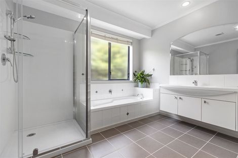 Photo of property in 30 Seabreeze Place, Papamoa Beach, Papamoa, 3118