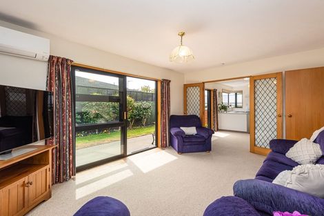 Photo of property in 33 Englefield Road, Belfast, Christchurch, 8051