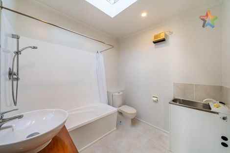 Photo of property in 5/30 London Road, Korokoro, Lower Hutt, 5012