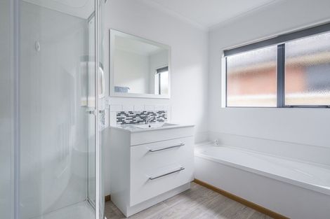 Photo of property in 4 The Avenue, Paraparaumu Beach, Paraparaumu, 5032