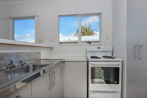 Photo of property in 18 Roberts Road, Te Atatu South, Auckland, 0610