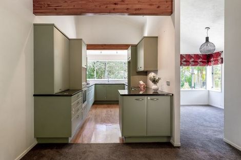Photo of property in 103 Wirihana Road, Titirangi, Auckland, 0604