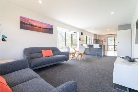 Photo of property in 14 Ronald Woolf Place, Churton Park, Wellington, 6037