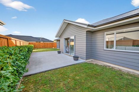 Photo of property in 3 Magnolia Lane, Kelvin Grove, Palmerston North, 4414