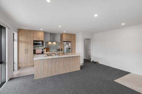 Photo of property in 9 Te Piriti Road, One Tree Point, 0118