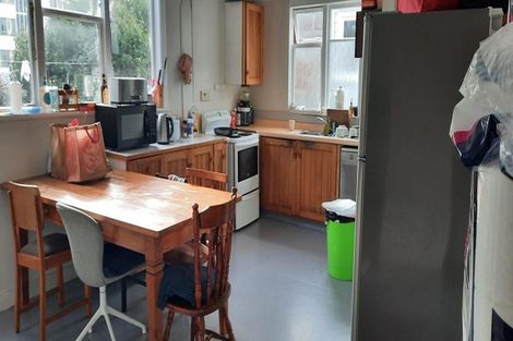 Photo of property in 11 Edge Hill, Mount Victoria, Wellington, 6011