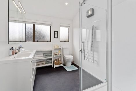 Photo of property in 106 Field Way, Waikanae Beach, Waikanae, 5036