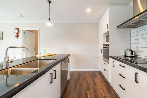 Photo of property in 36 Te Kaeaea Crescent, Wallaceville, Upper Hutt, 5018
