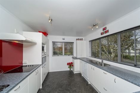 Photo of property in 2 Ropata Street, Hawera, 4610