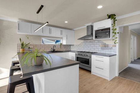 Photo of property in 43 Oakfield Crescent, Pukete, Hamilton, 3200