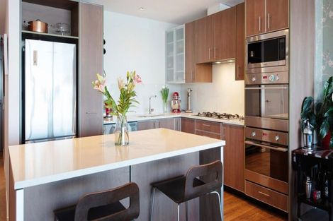 Photo of property in Patent 326 Apartments, 404s/326 Evans Bay Parade, Hataitai, Wellington, 6021