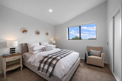 Photo of property in 2 Matau Way, Hauraki, 0622