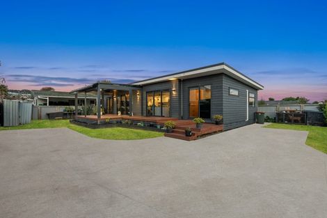 Photo of property in 92 Dominion Road, Papakura, 2110