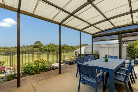 Photo of property in 60 Butterworth Crescent, Papamoa Beach, Papamoa, 3118