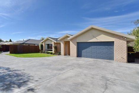 Photo of property in 8 James Drive, Woodend, 7610