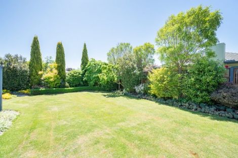 Photo of property in 24 Lancewood Lane, Roslyn, Palmerston North, 4414