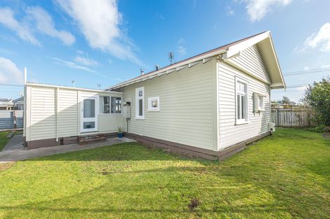 Photo of property in 2 Moore Avenue, Tawhero, Whanganui, 4501