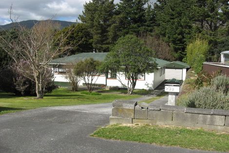 Photo of property in 33 Stanley Street, Wainuiomata, Lower Hutt, 5014