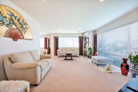 Photo of property in 5 Highfields Terrace, Henderson, Auckland, 0612