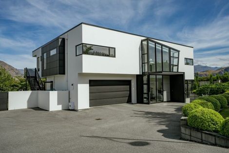 Photo of property in 47 Forest Heights, Wanaka, 9305