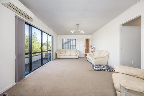 Photo of property in 6 Milwaukee Place, Glendene, Auckland, 0602