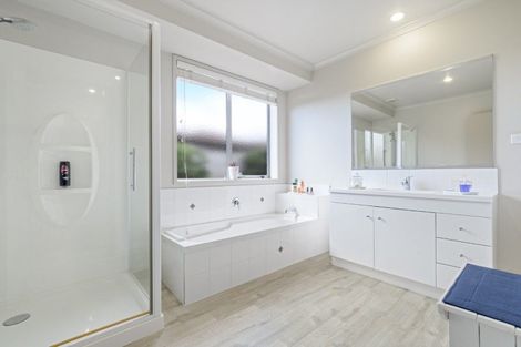 Photo of property in 3 Kirtle Close, Pyes Pa, Tauranga, 3112