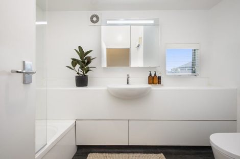 Photo of property in 9/86 Brockworth Place, Riccarton, Christchurch, 8011
