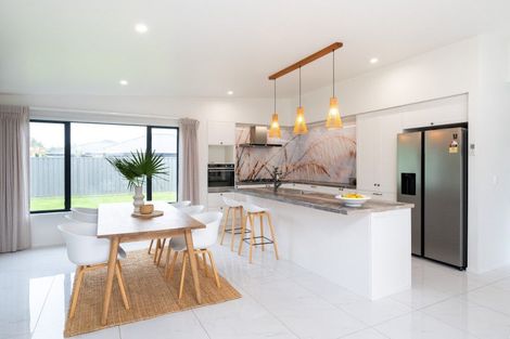 Photo of property in 19 Read Crescent, Clive, 4102