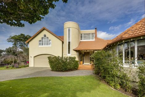 Photo of property in 75 Le Quesne Road, Bay View, Napier, 4104