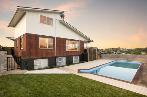 Photo of property in 13 Russleigh Drive, Dinsdale, Hamilton, 3204