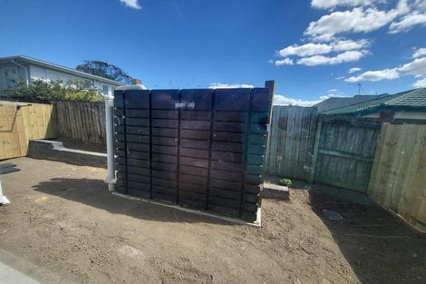 Photo of property in 29 Raleigh Road, Northcote, Auckland, 0627