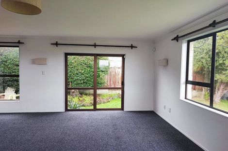 Photo of property in 12 Meadowvale Avenue, Forrest Hill, Auckland, 0620